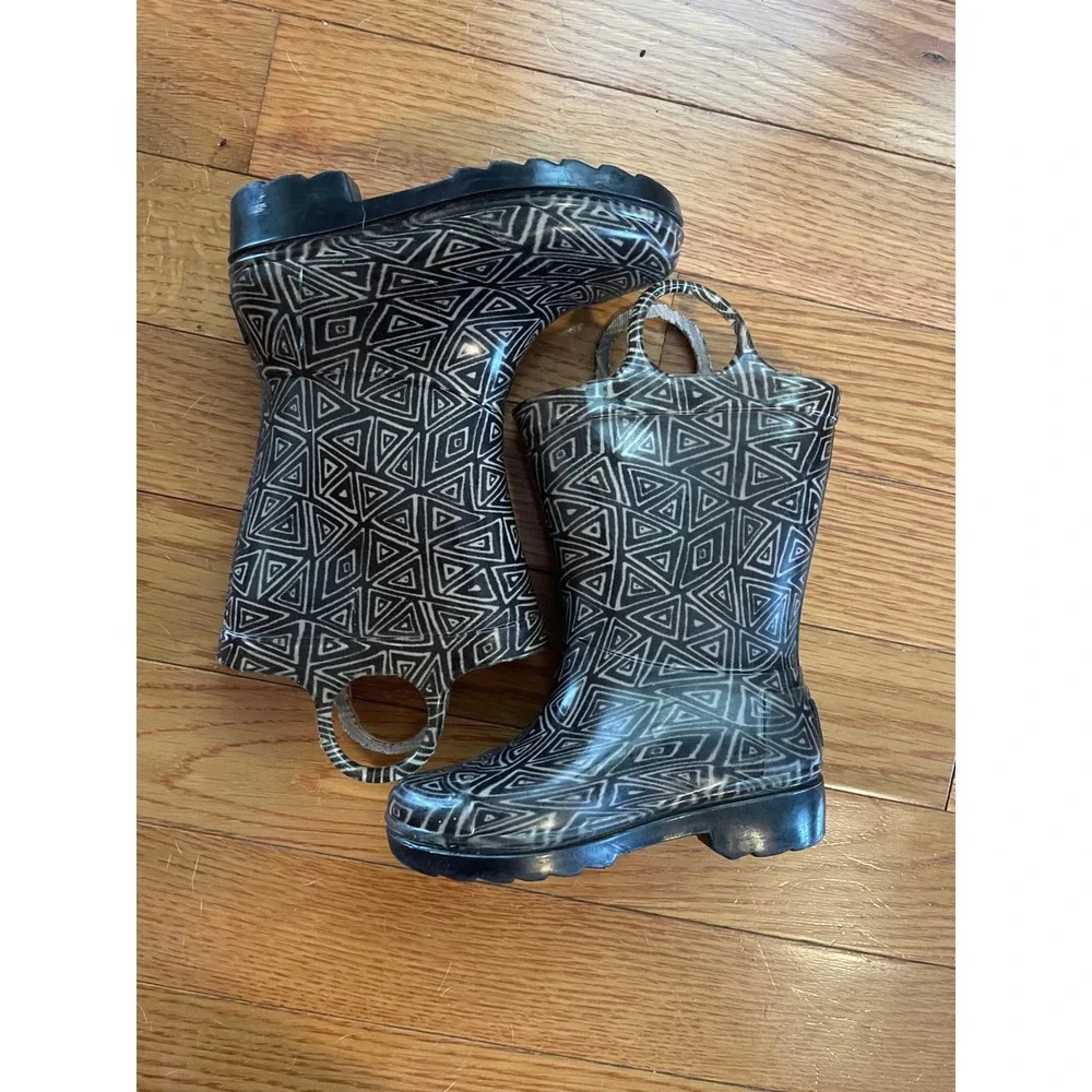 Toms Kids Rain Boots Black White Geometric Triangle Pattern Pull On Size 13